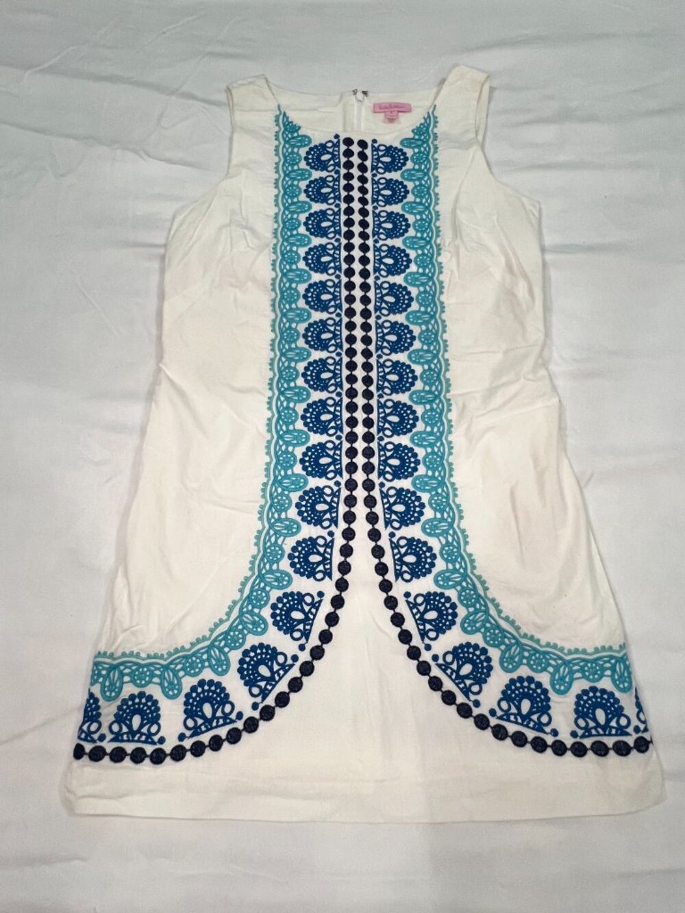 Lilly Pulitzer Size 6 White Blue Embroidered Sleeveless Shift Dress